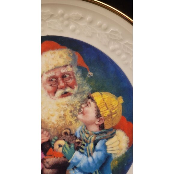 Antique Avon Porcelain Collector's Plate "Santa's Tender Moment" - Picture 3 of 12